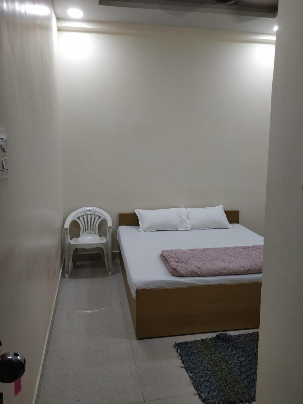 Shree Gajlaxmi Hotel Walking Distance From Mahakaleswar Ujjain Exterior foto